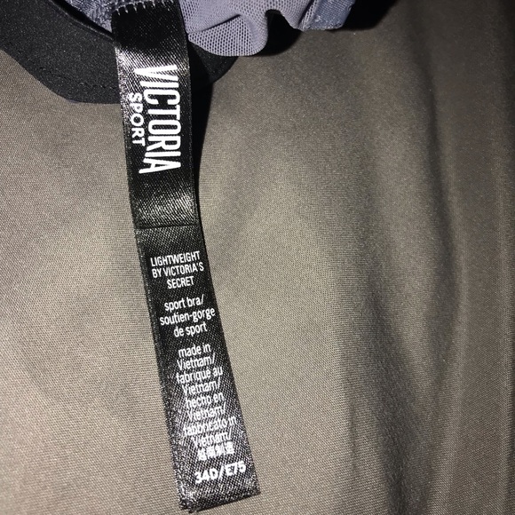 Victoria Secret Light Weight Sport Bra 34D - Picture 3 of 3